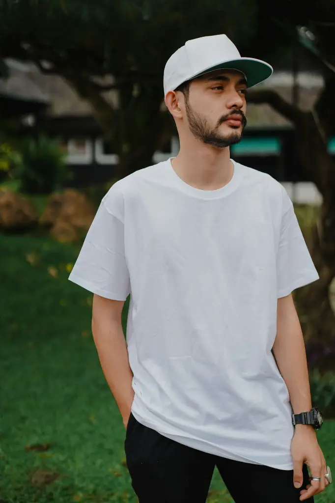 unsplash_ogmenj2NGho_T shirt .webp